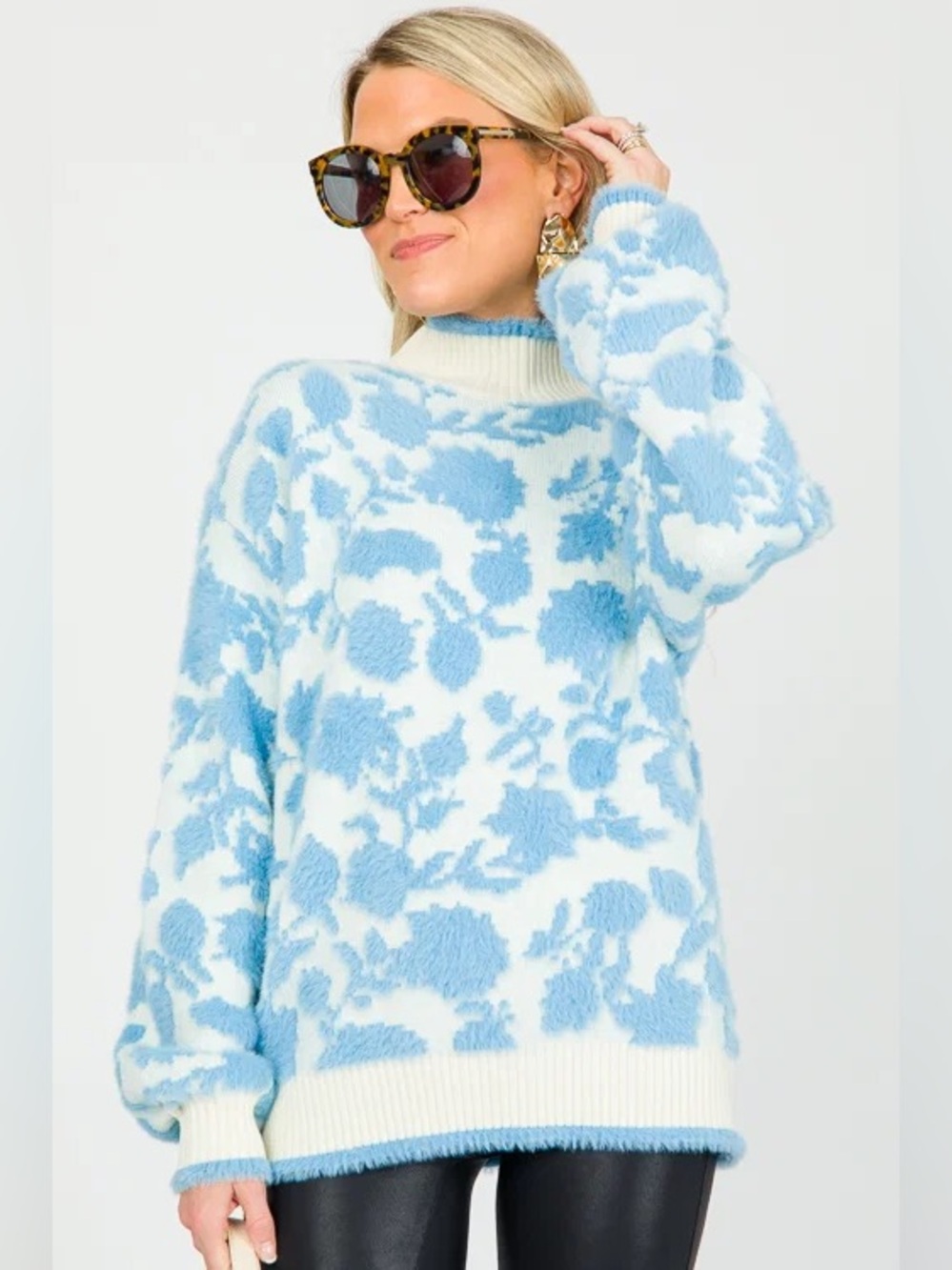 Piper & Scoot Fuzzy Floral Sweater Cream Blue L